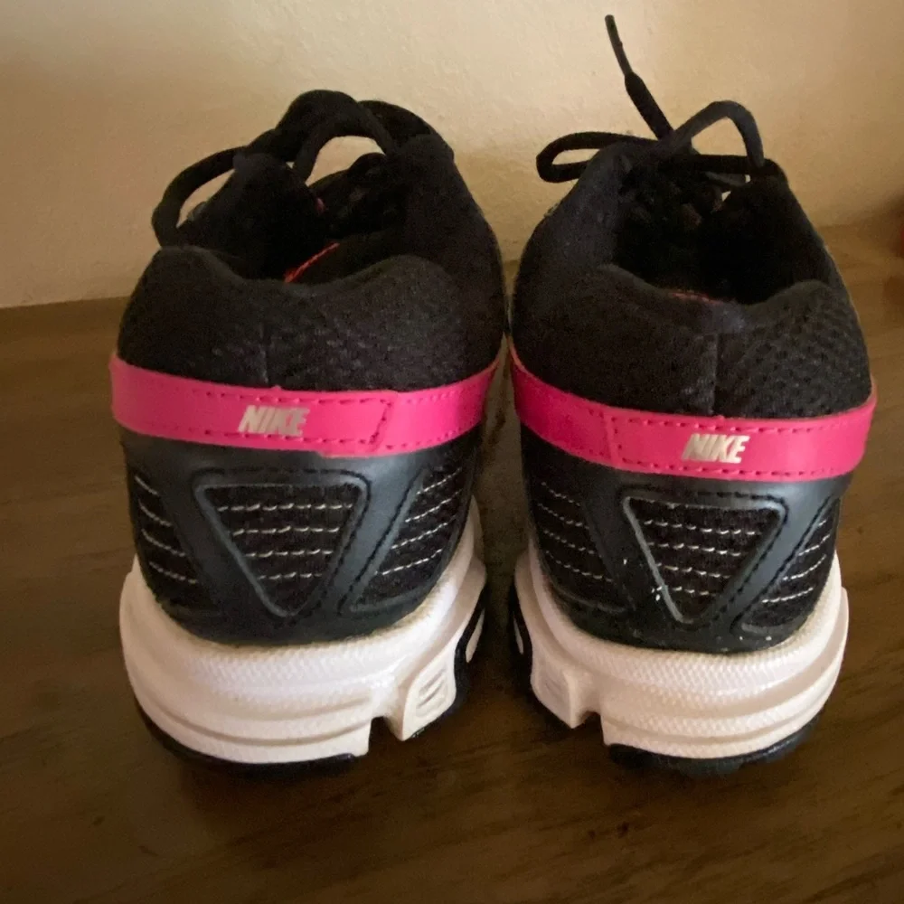 Nike design breathable